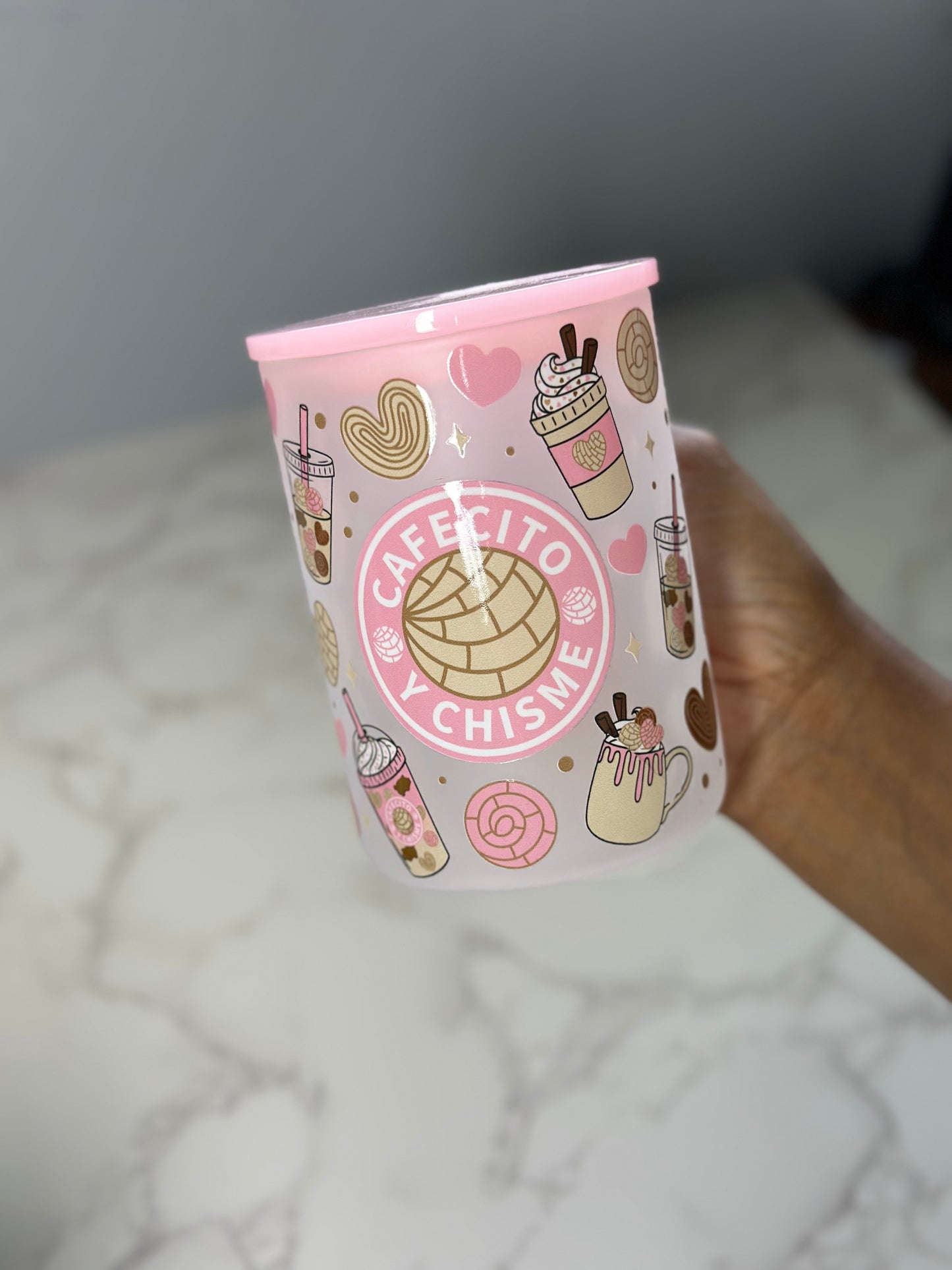 Cafecito y chisme Glass